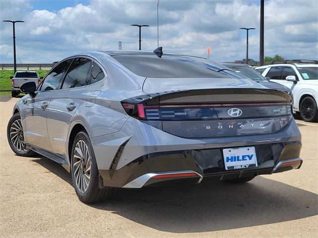 2025 Hyundai Sonata Hybrid Limited photo 3