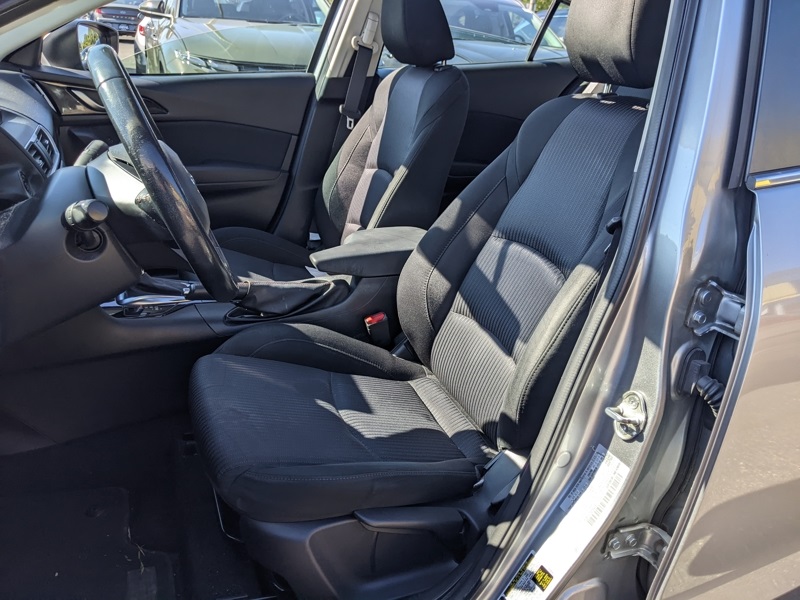 2016 Mazda Mazda3 Touring photo 9