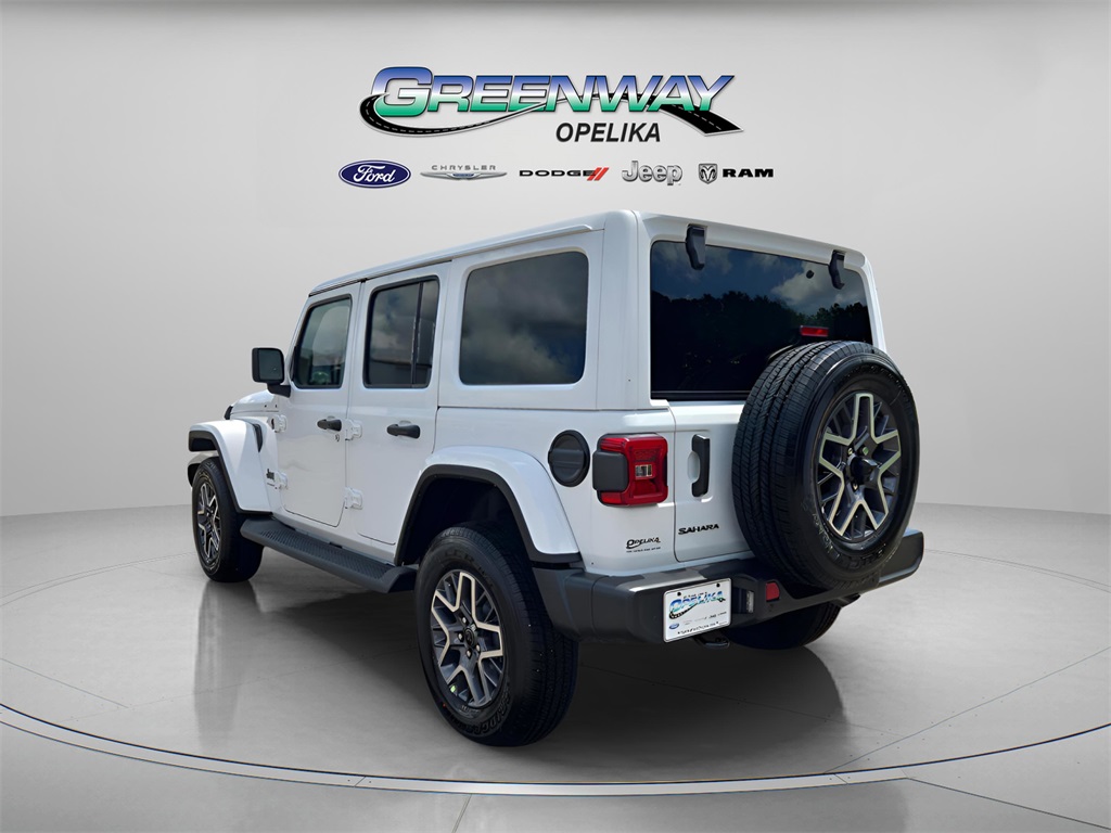 2025 Jeep Wrangler Sahara photo 2