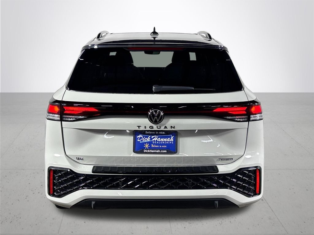 2025 Volkswagen Tiguan SE R-Line Black photo 3