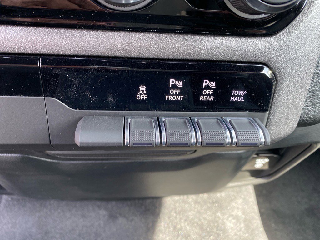 2026 Ram 1500 Warlock photo 9