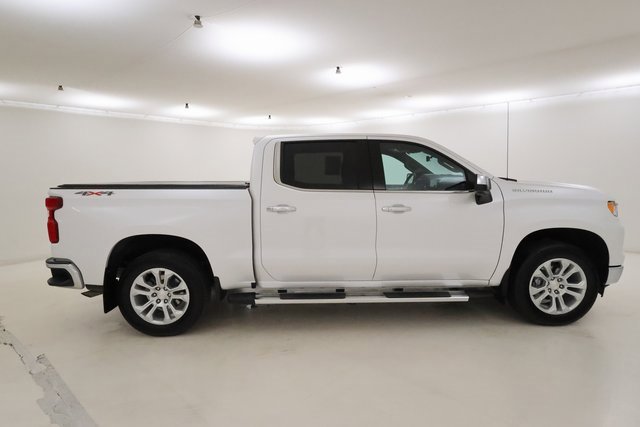 2024 Chevrolet Silverado 1500 LTZ photo 2