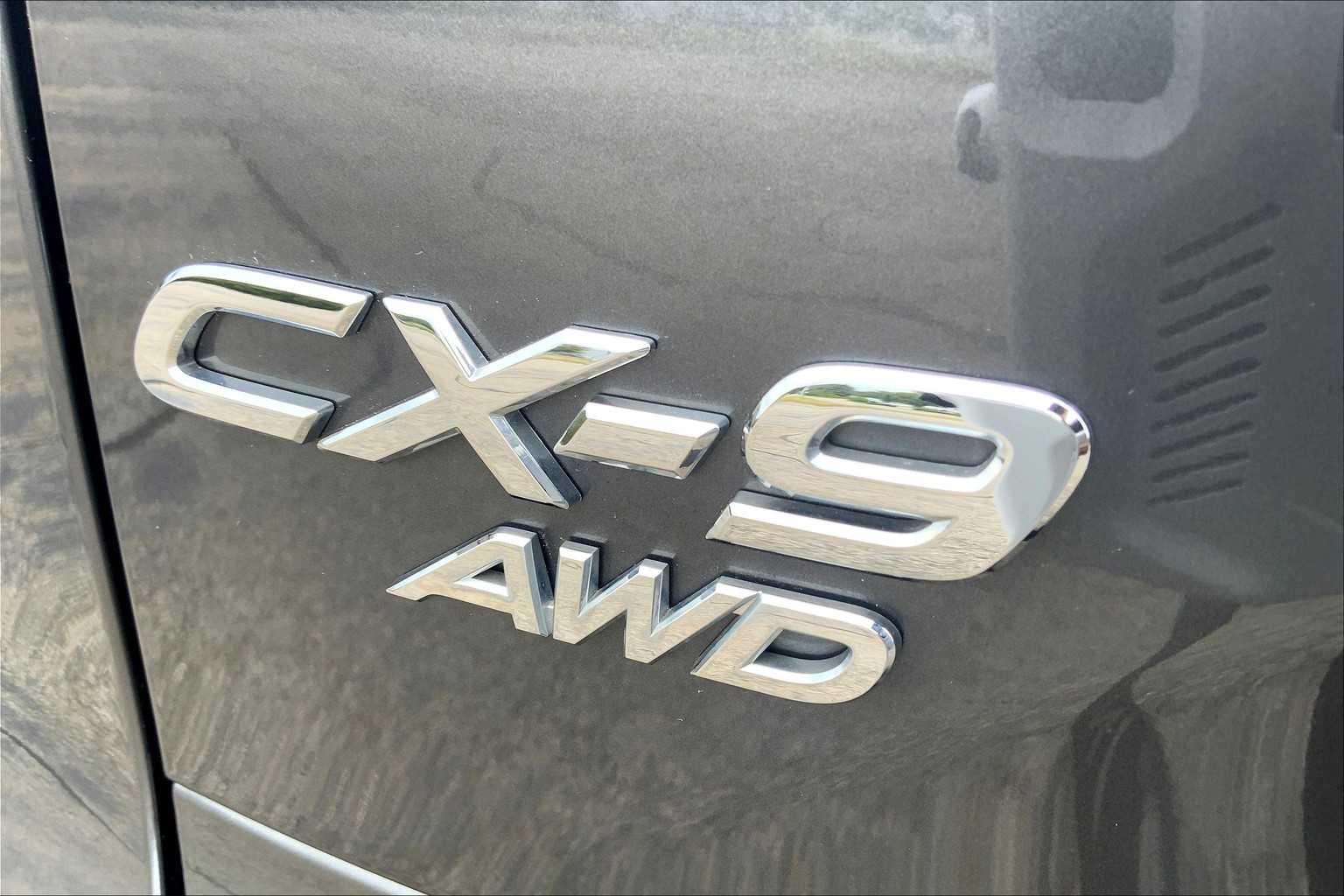 2016 Mazda CX-9 Signature photo 9