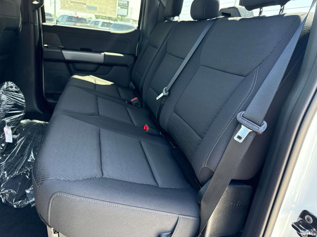 2025 Ford F-150 XLT photo 6