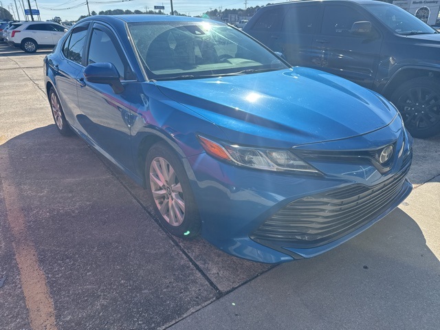 2019 Toyota Camry LE photo 2
