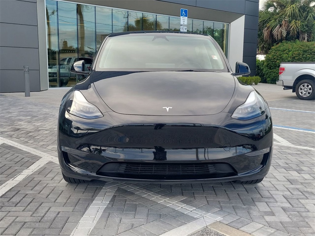2024 Tesla Model Y Long Range photo 8