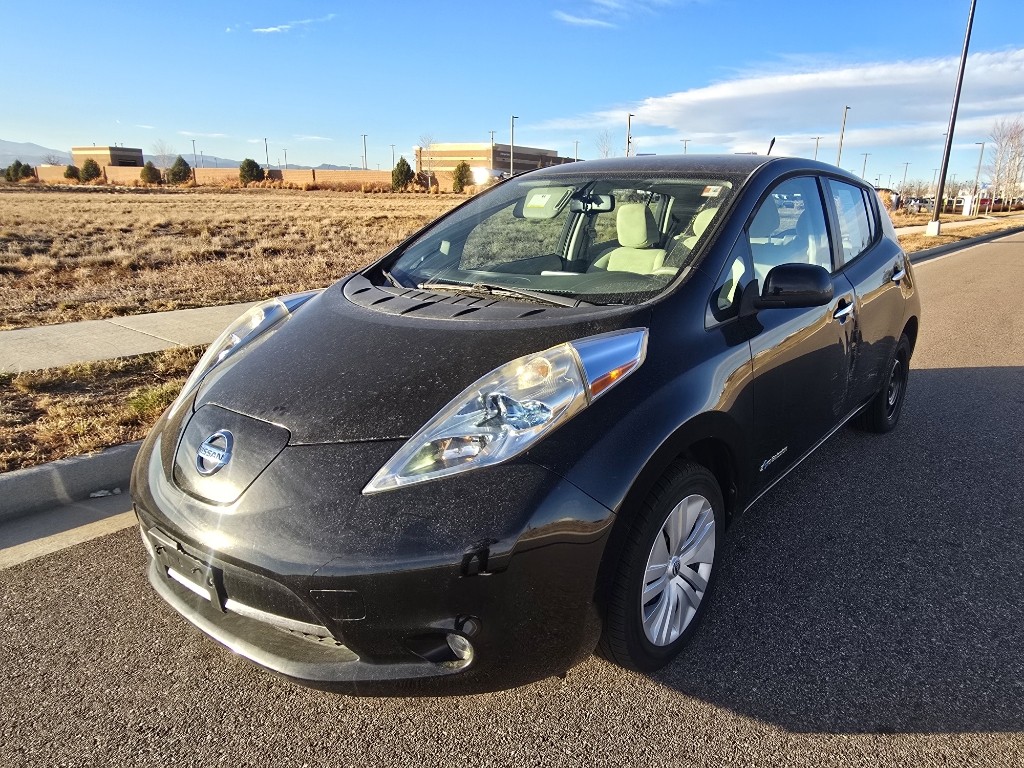 2014 Nissan LEAF SV's photo