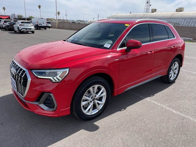 2023 Audi Q3 S line Premium Plus photo 3