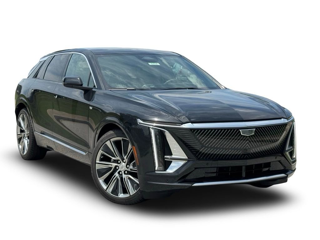 2025 Cadillac Lyriq Luxury photo 2