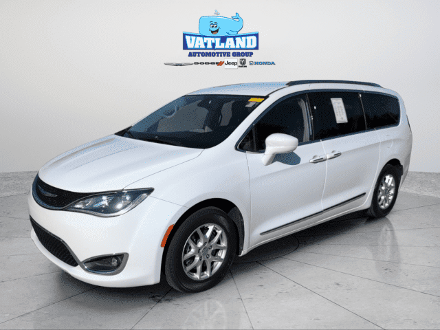 2020 Chrysler Pacifica Touring L's photo