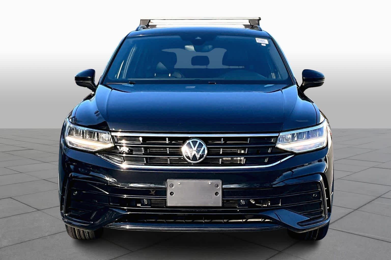 2024 Volkswagen Tiguan SE R-Line Black photo 3