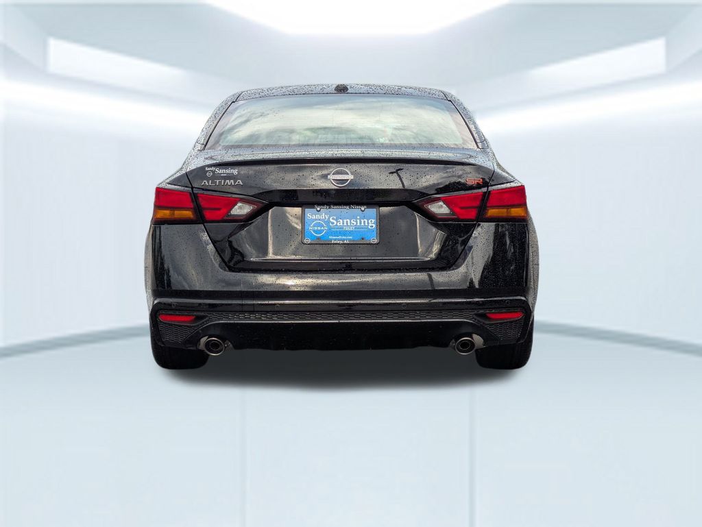 2025 Nissan Altima 2.5 SR photo 4