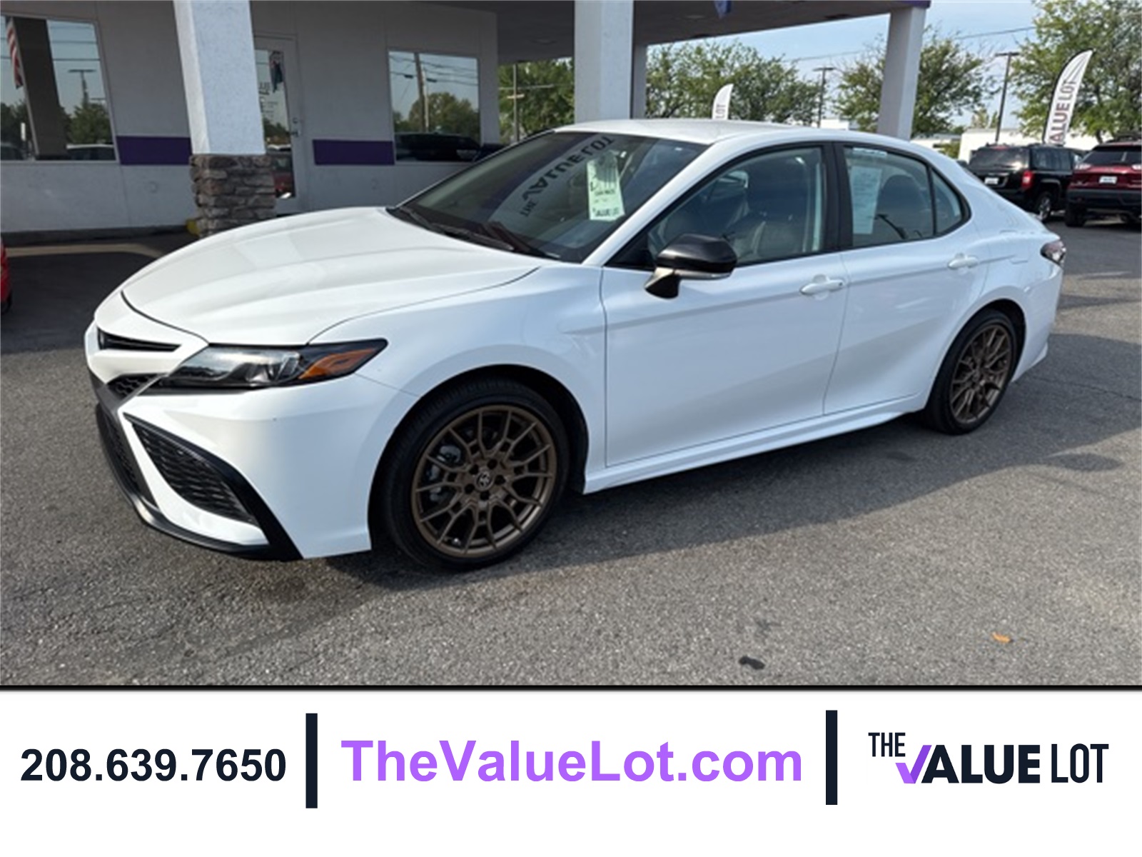 2024 Toyota Camry SE photo 8
