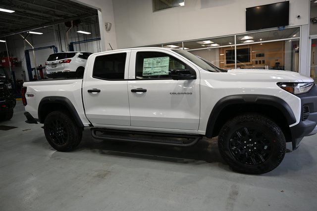 2026 Chevrolet Colorado Trail Boss photo 3