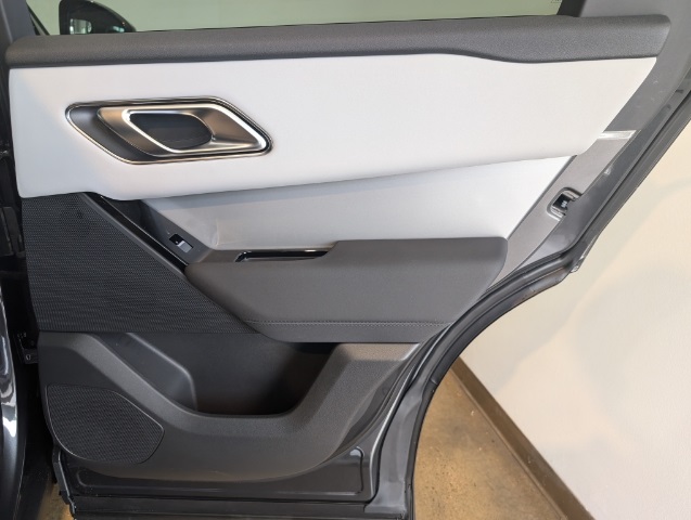 2025 Land Rover Range Rover Velar S photo 21