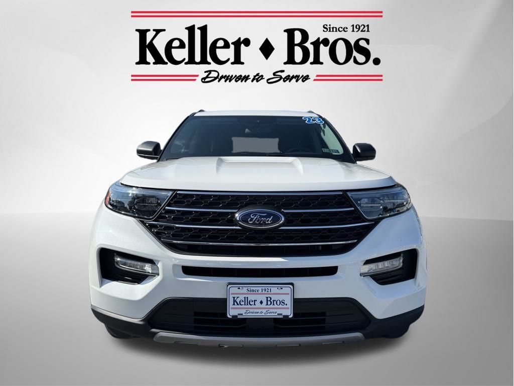 2023 Ford Explorer XLT photo 2