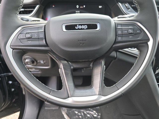 2025 Jeep Grand Cherokee Limited photo 28