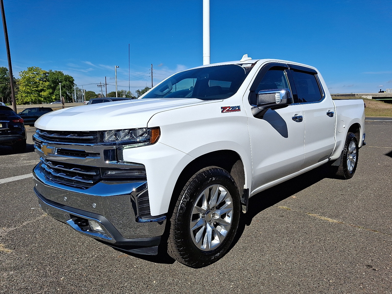 2021 Chevrolet Silverado 1500 LTZ photo 3