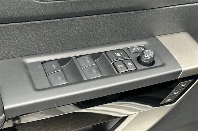2026 Toyota Tundra Limited CrewMax photo 12