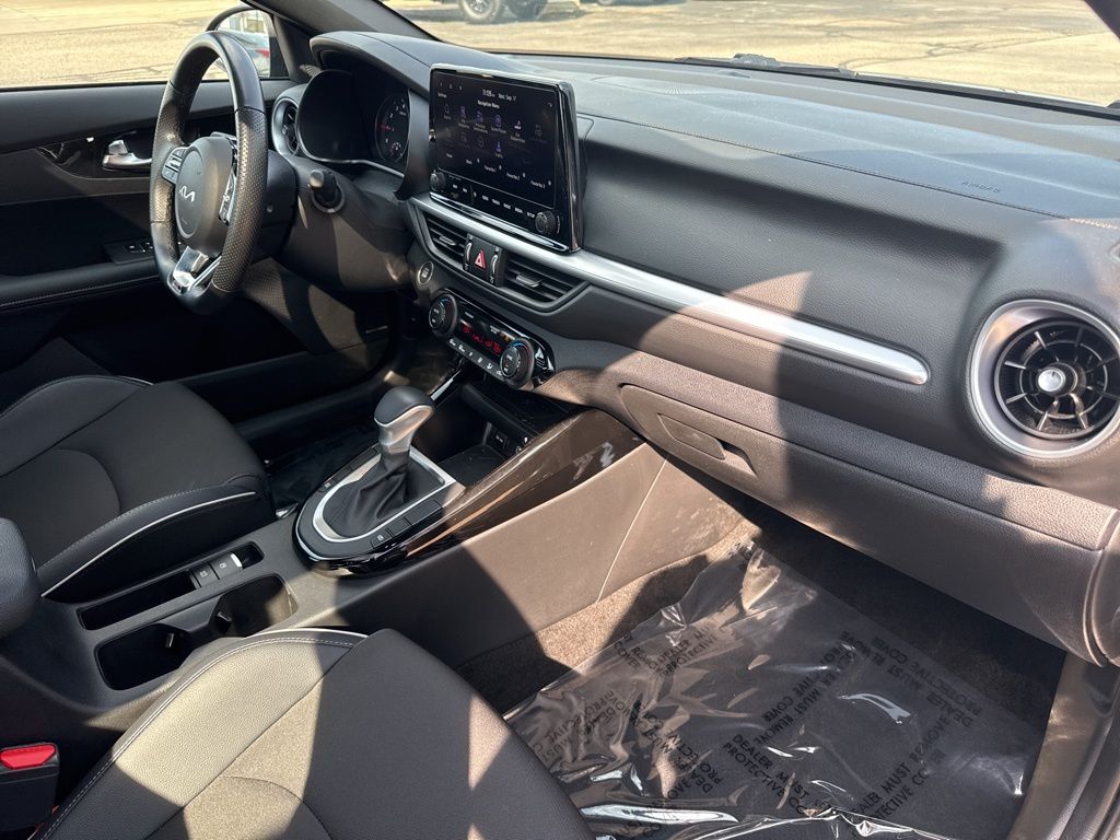 2023 Kia Forte GT-Line photo 33