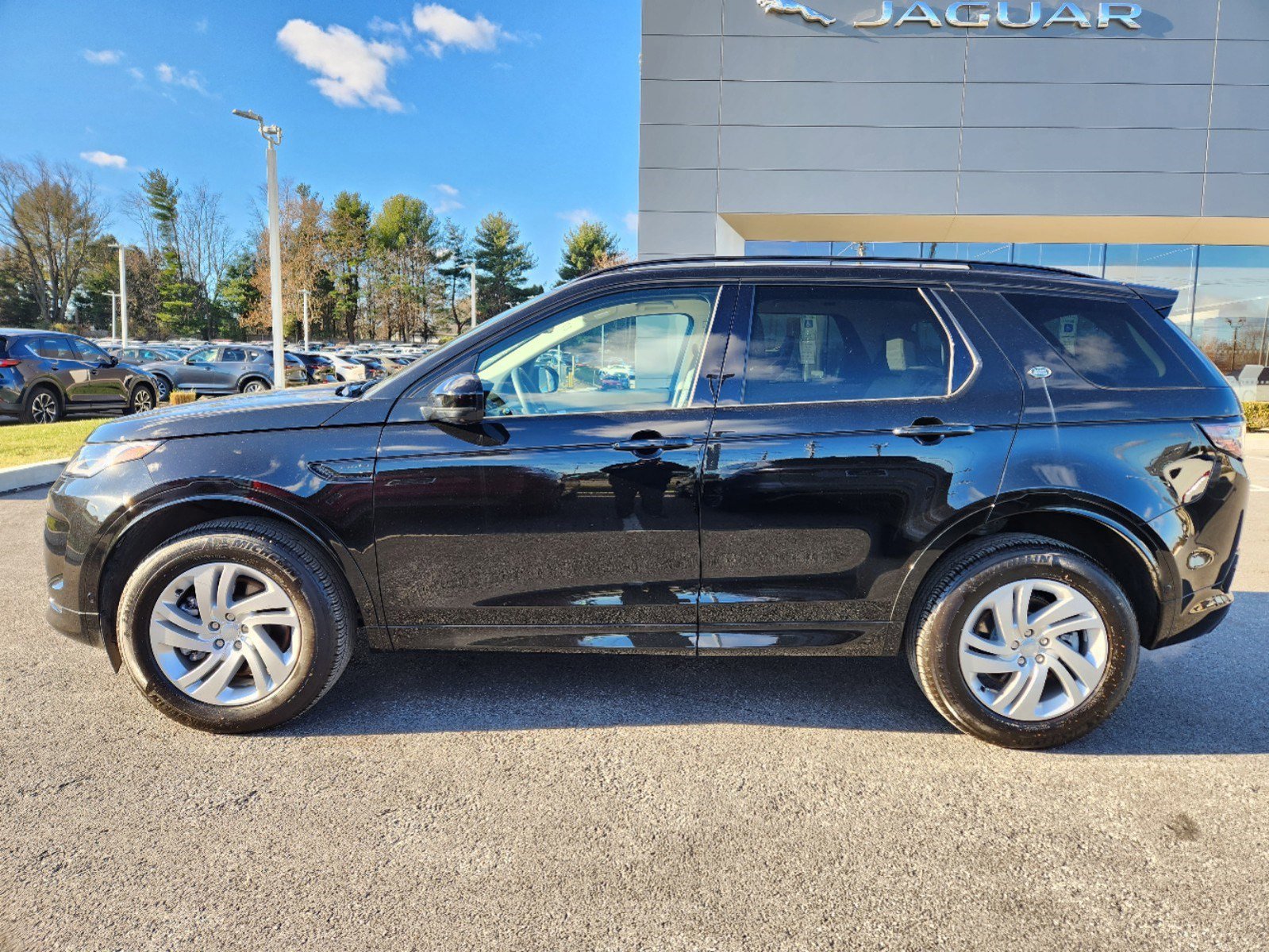 2024 Land Rover Discovery Sport S photo 4