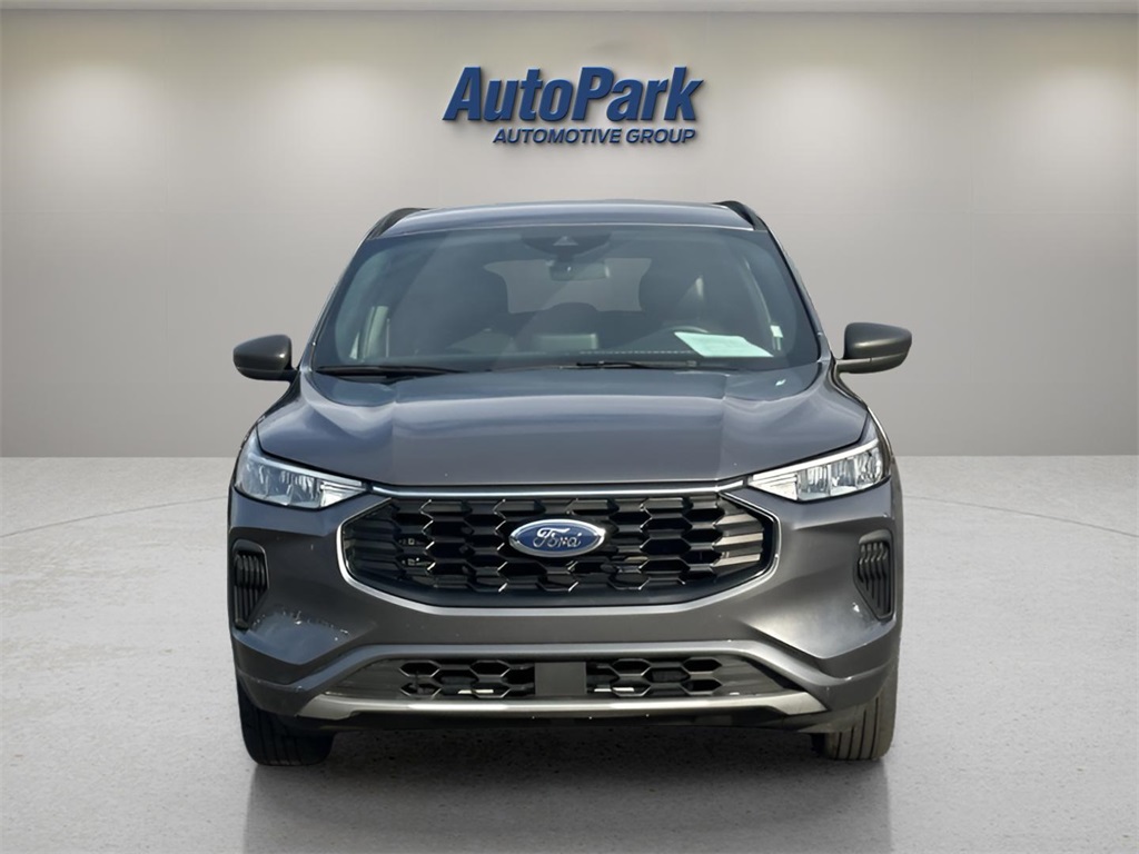2024 Ford Escape ST-Line photo 2