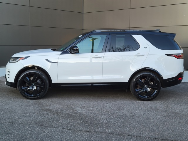 2024 Land Rover Discovery SE photo 2