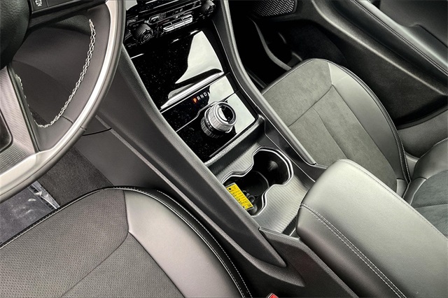 2025 Jeep Grand Cherokee Laredo Altitude photo 8