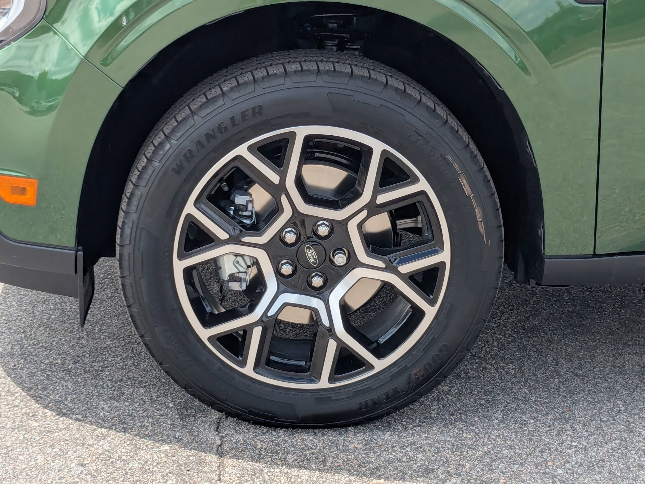 2025 Ford Maverick Lariat photo 2