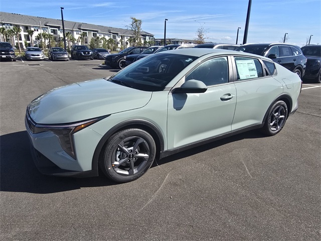 2025 Kia K4 LXS photo 2