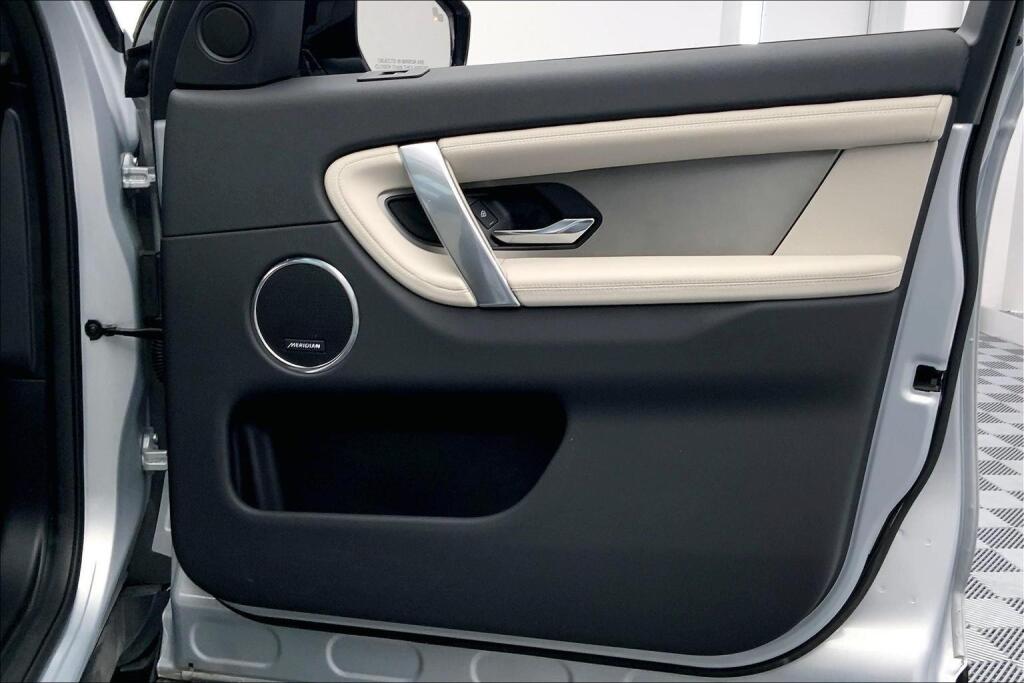 2025 Land Rover Discovery Sport Dynamic SE photo 20