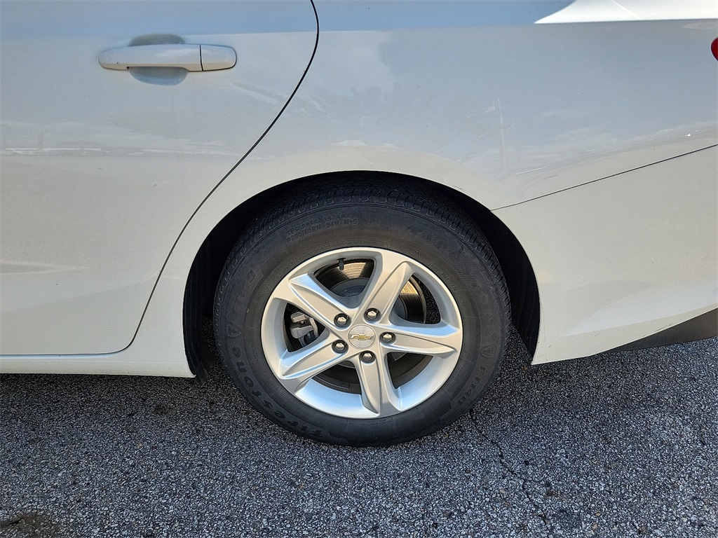 2022 Chevrolet Malibu photo 4