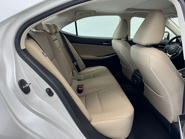 2019 Lexus IS 300 photo 18