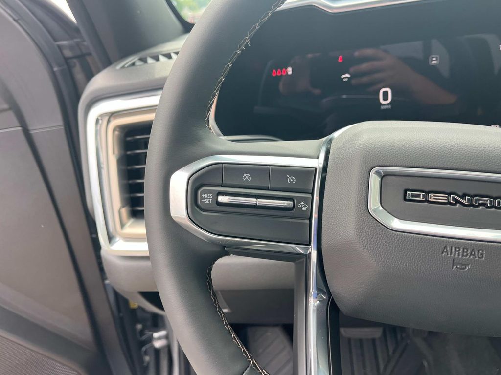 2026 Gmc Canyon Denali photo 17