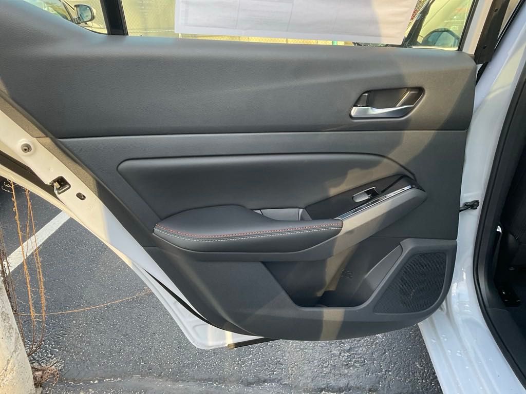 2025 Nissan Altima 2.5 SR photo 28