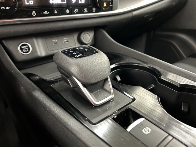 2023 Nissan Rogue SV photo 10