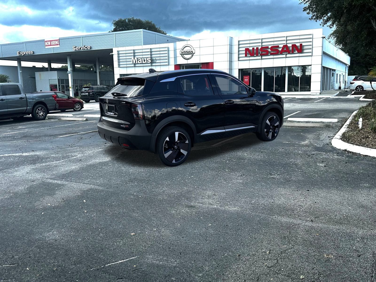 2025 Nissan Kicks SR photo 2