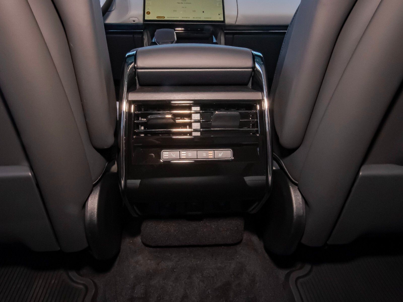2025 Land Rover Range Rover Sport SE photo 41