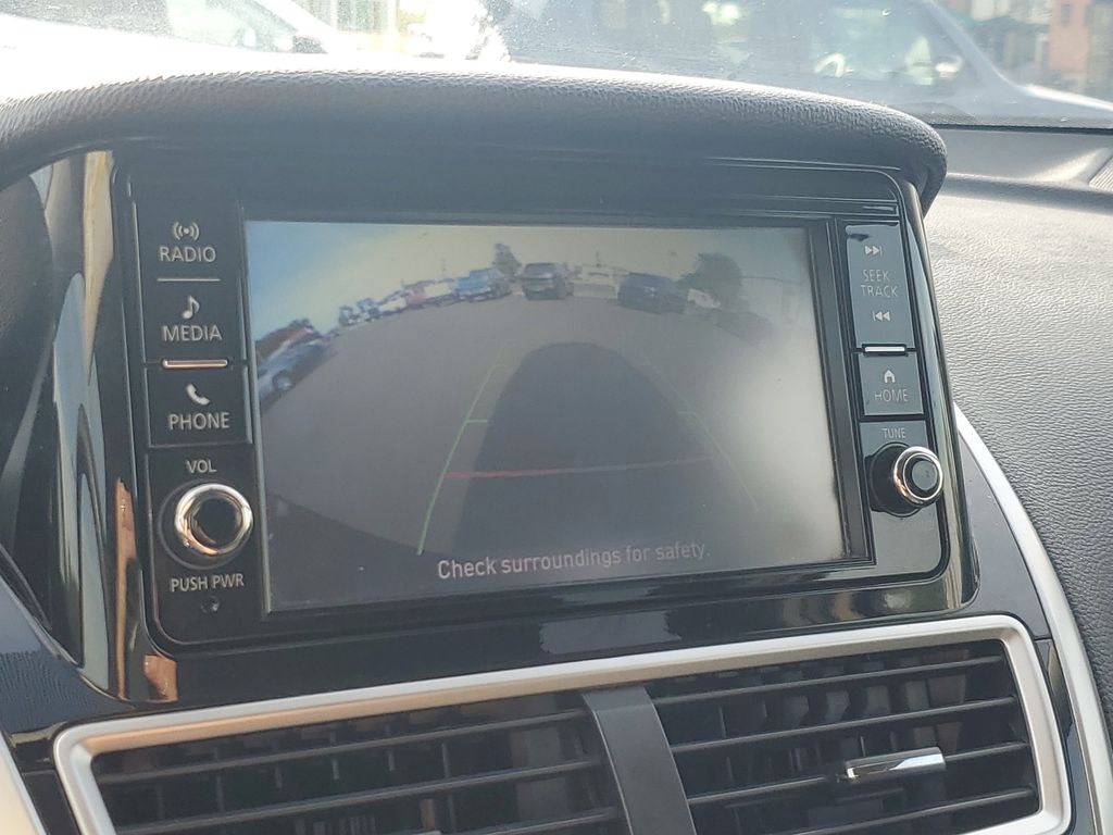2020 Mitsubishi Eclipse Cross ES photo 14