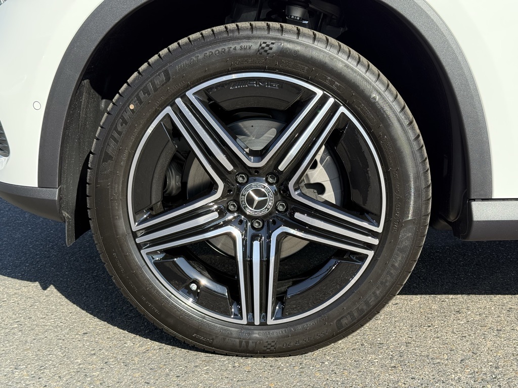 2026 Mercedes Benz GLC 300 photo 9