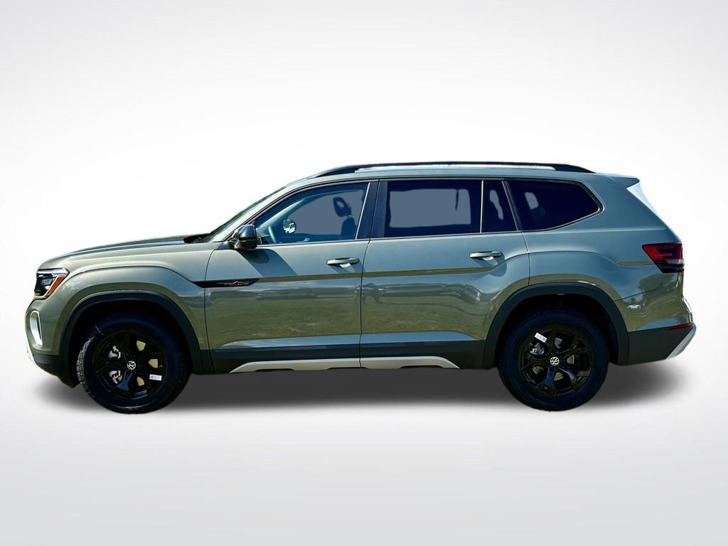 2025 Volkswagen Atlas Peak Edition SE photo 2