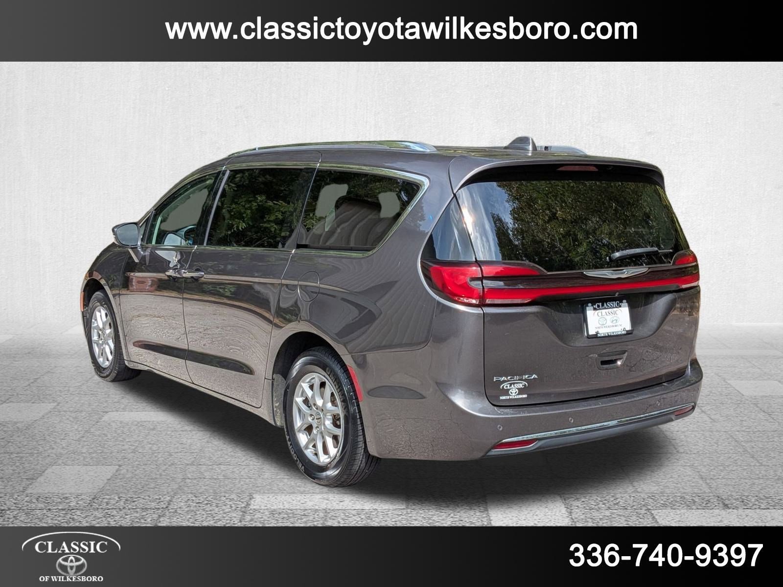 2021 Chrysler Pacifica Touring L photo 7