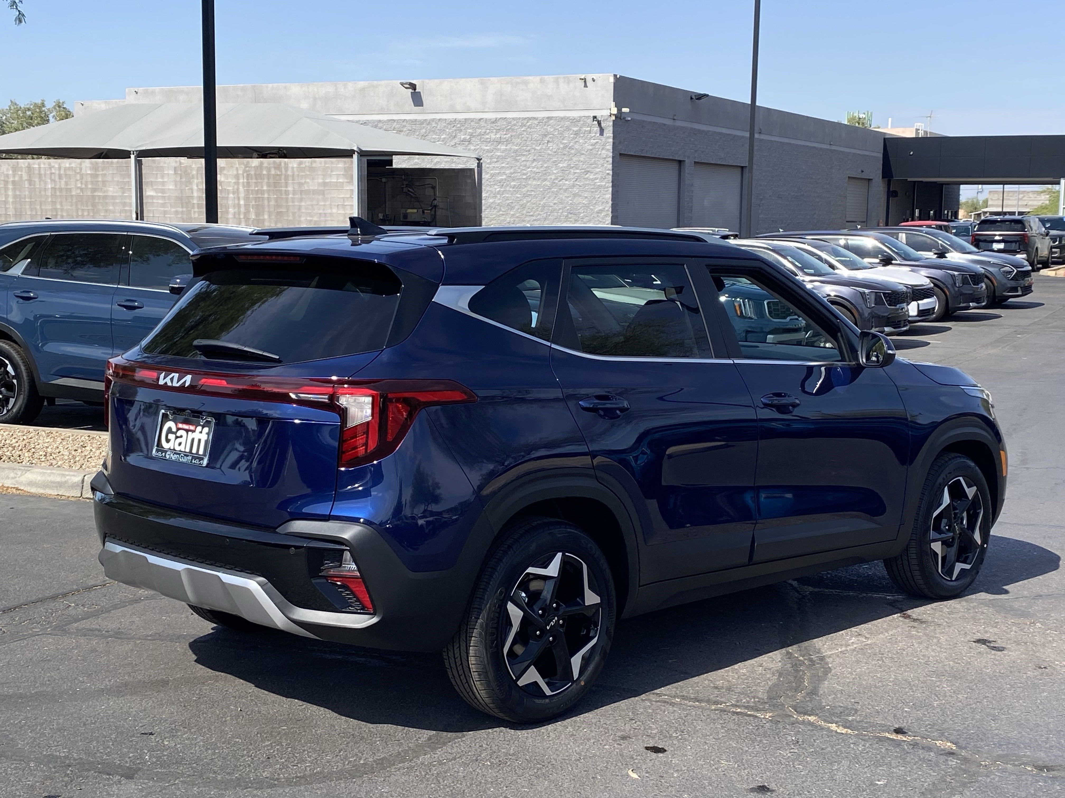 2026 Kia Seltos EX photo 2