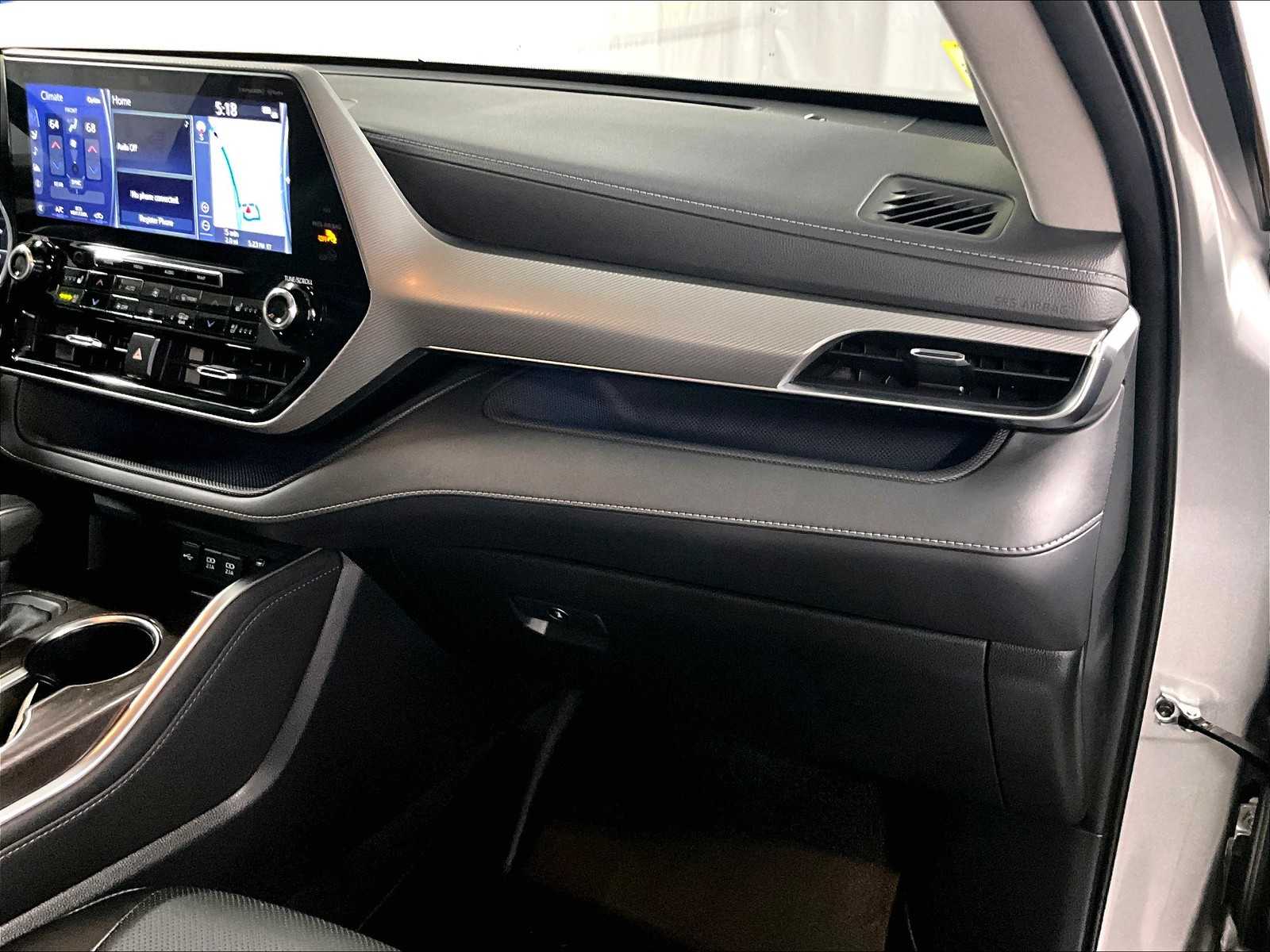 2021 Toyota Highlander Platinum photo 11
