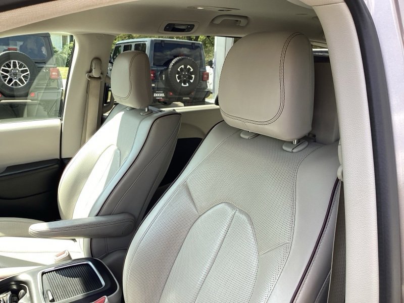 2018 Chrysler Pacifica Limited photo 18