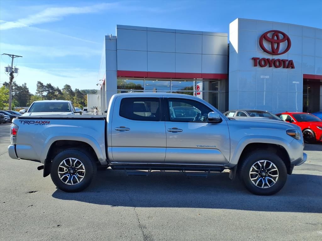 2022 Toyota Tacoma TRD Sport photo 3