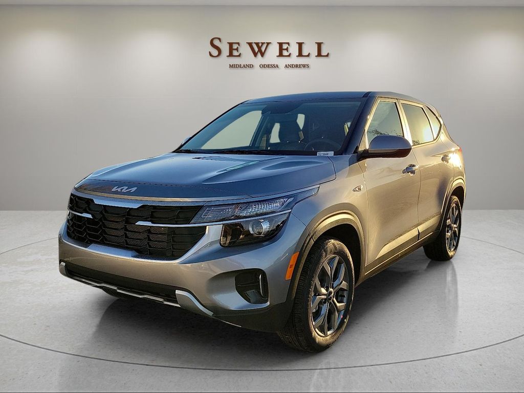 2026 Kia Seltos LX's photo