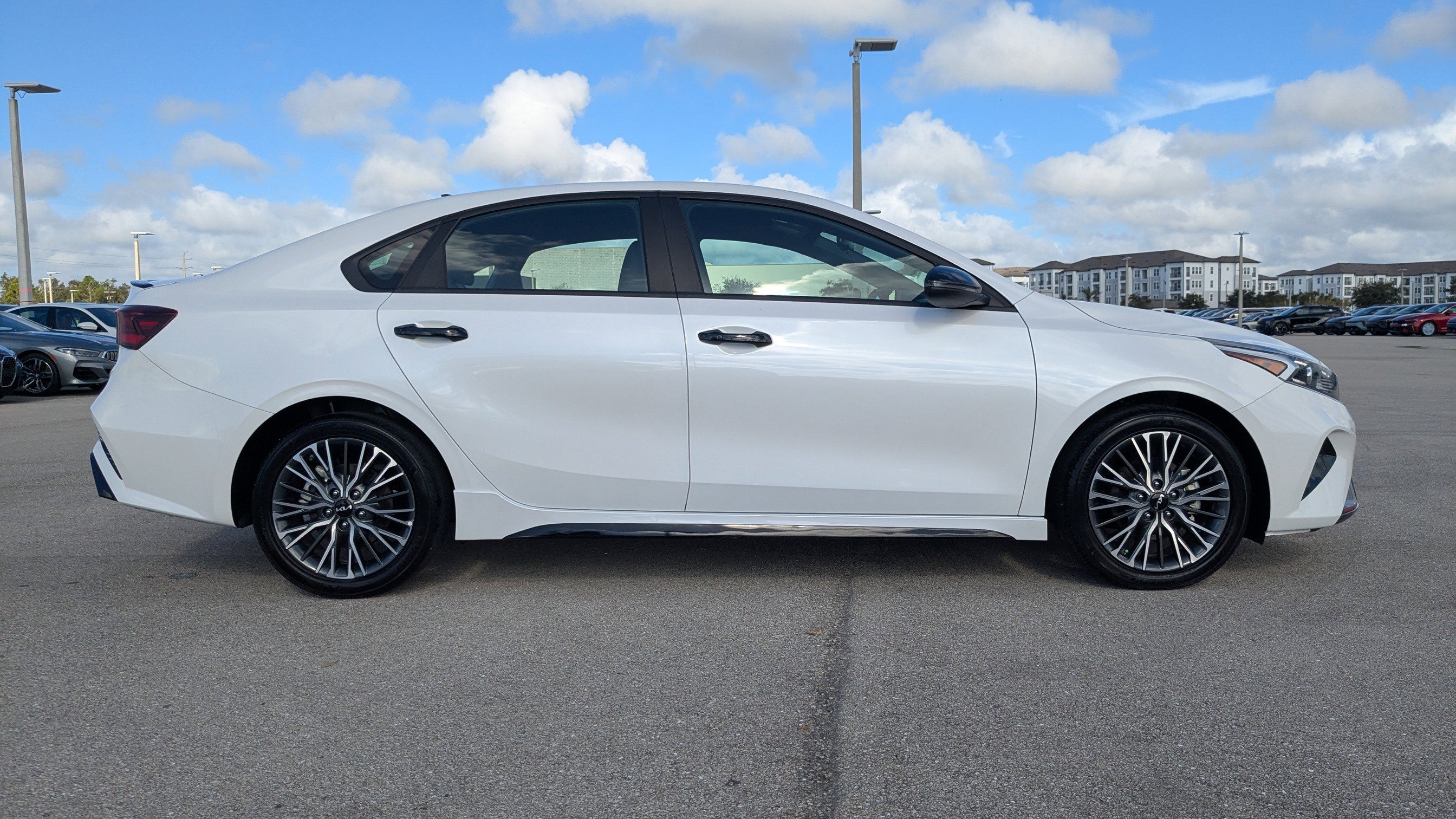 2024 Kia Forte GT-Line photo 4