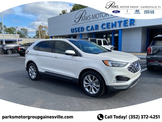 2019 Ford Edge Titanium's photo