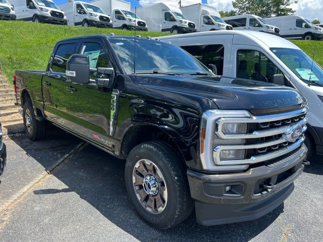 2025 Ford F-350 King Ranch photo 2